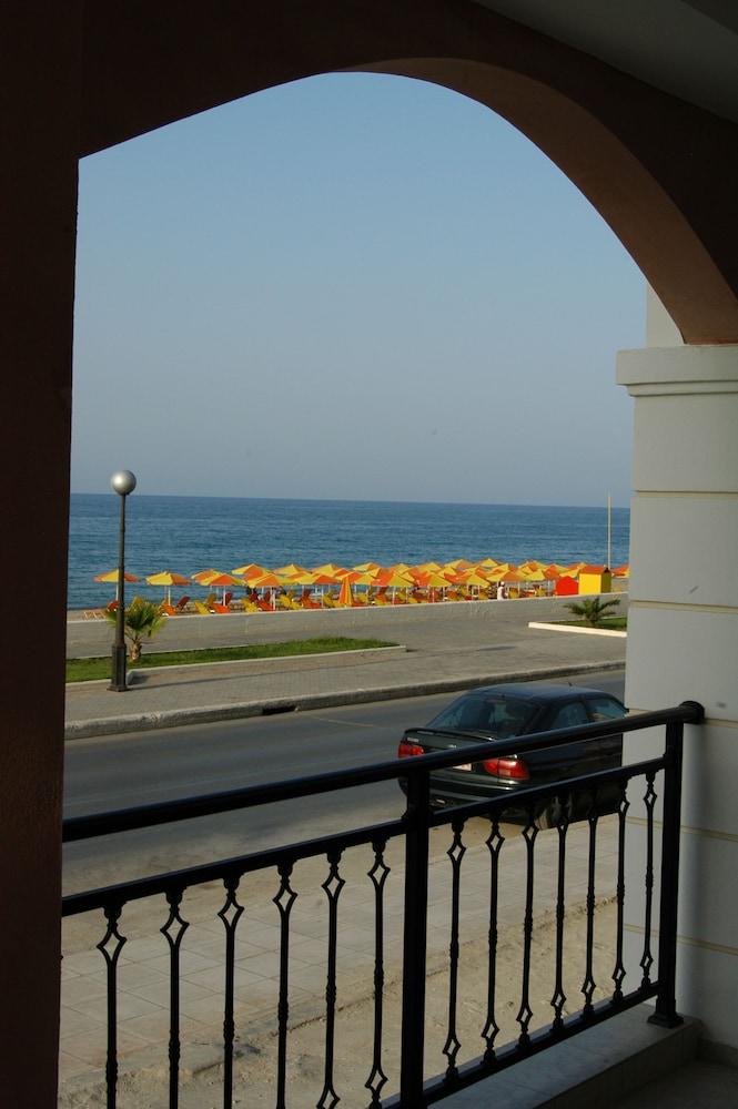 Blue Sky Hotel Apartments Réthimno Kültér fotó