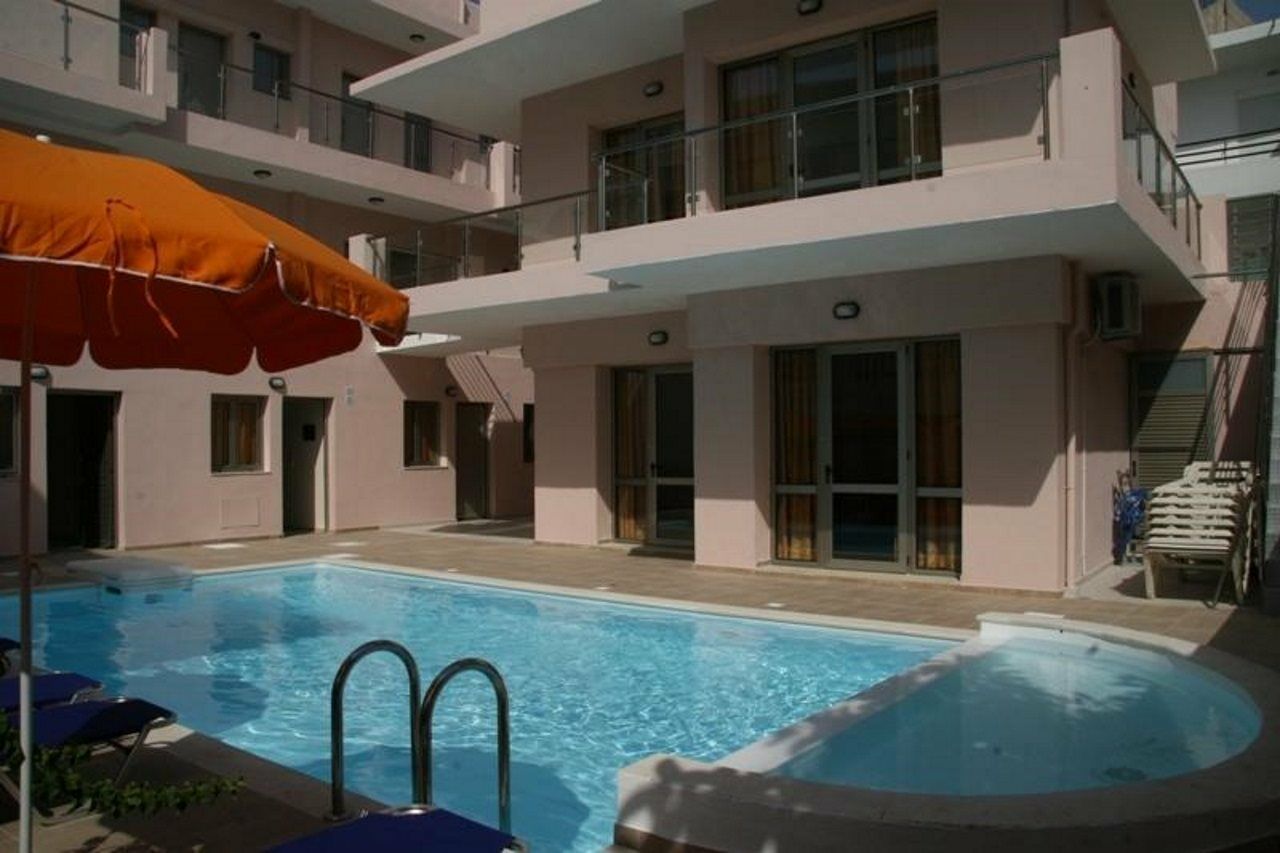 Blue Sky Hotel Apartments Réthimno Kültér fotó
